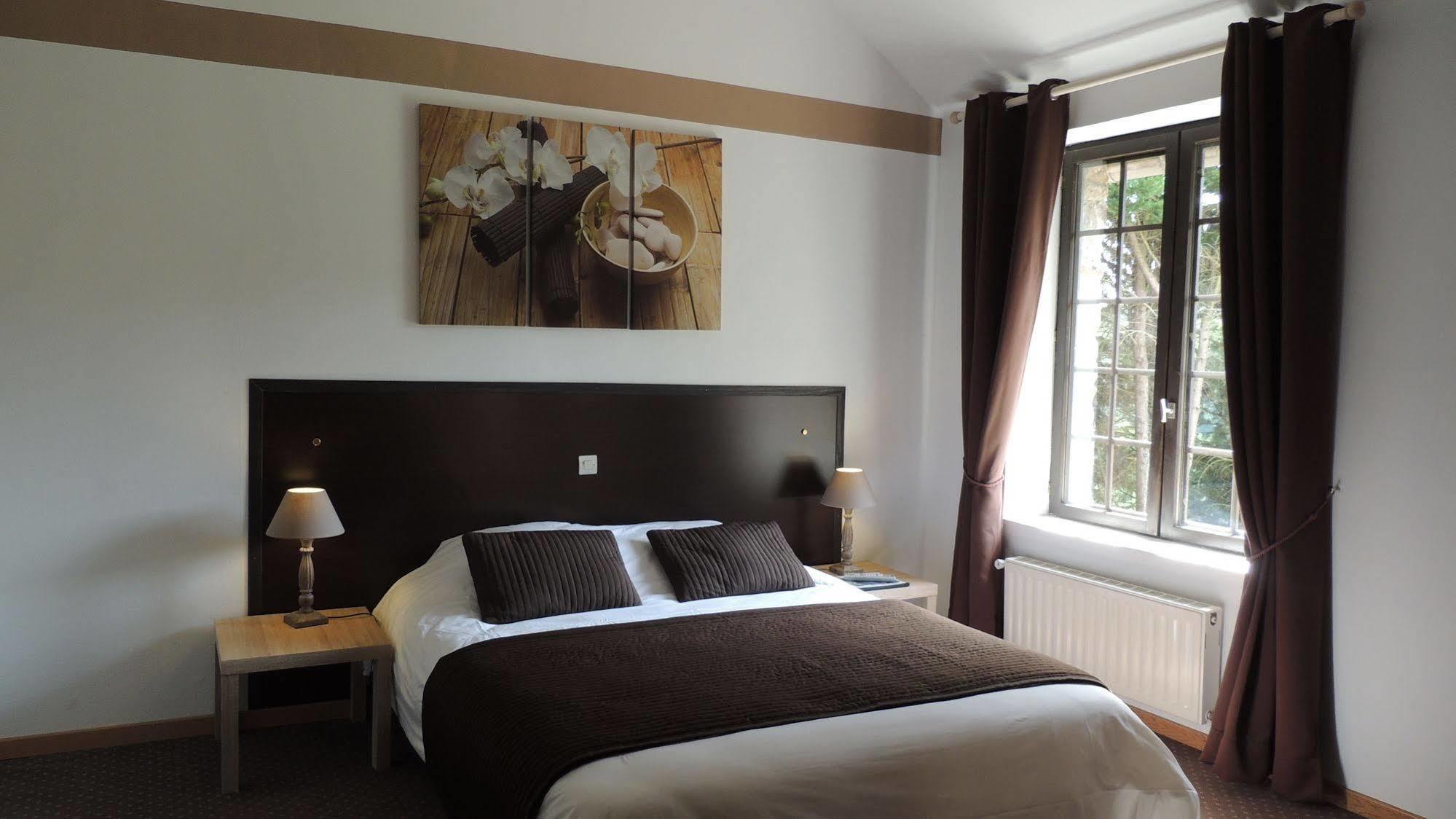 Hotel Du Golf De Clécy Eksteriør billede